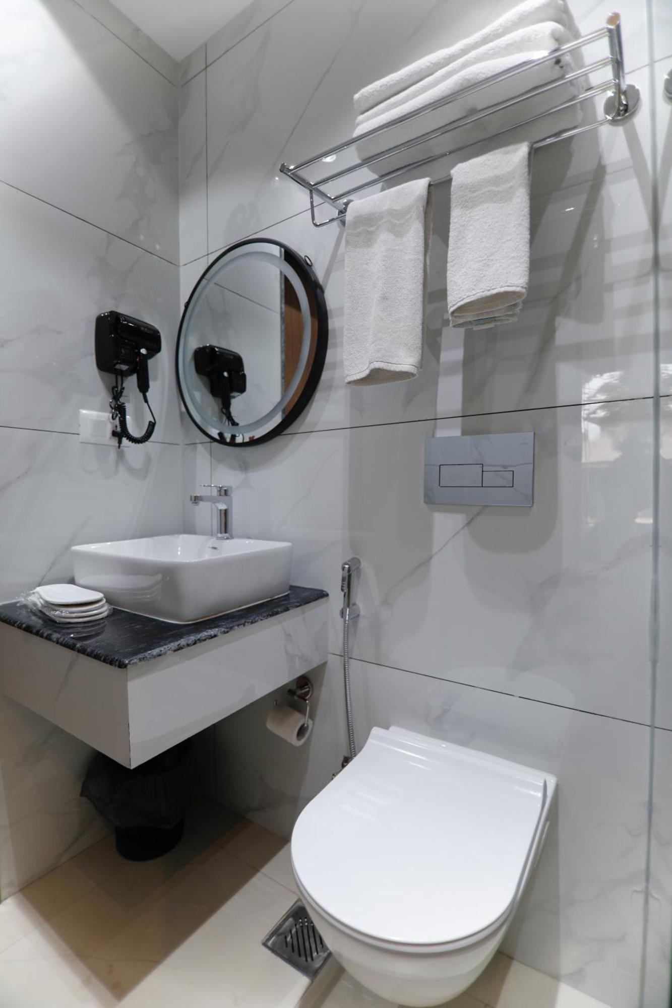 Lakhey Hotel كاتماندو المظهر الخارجي الصورة